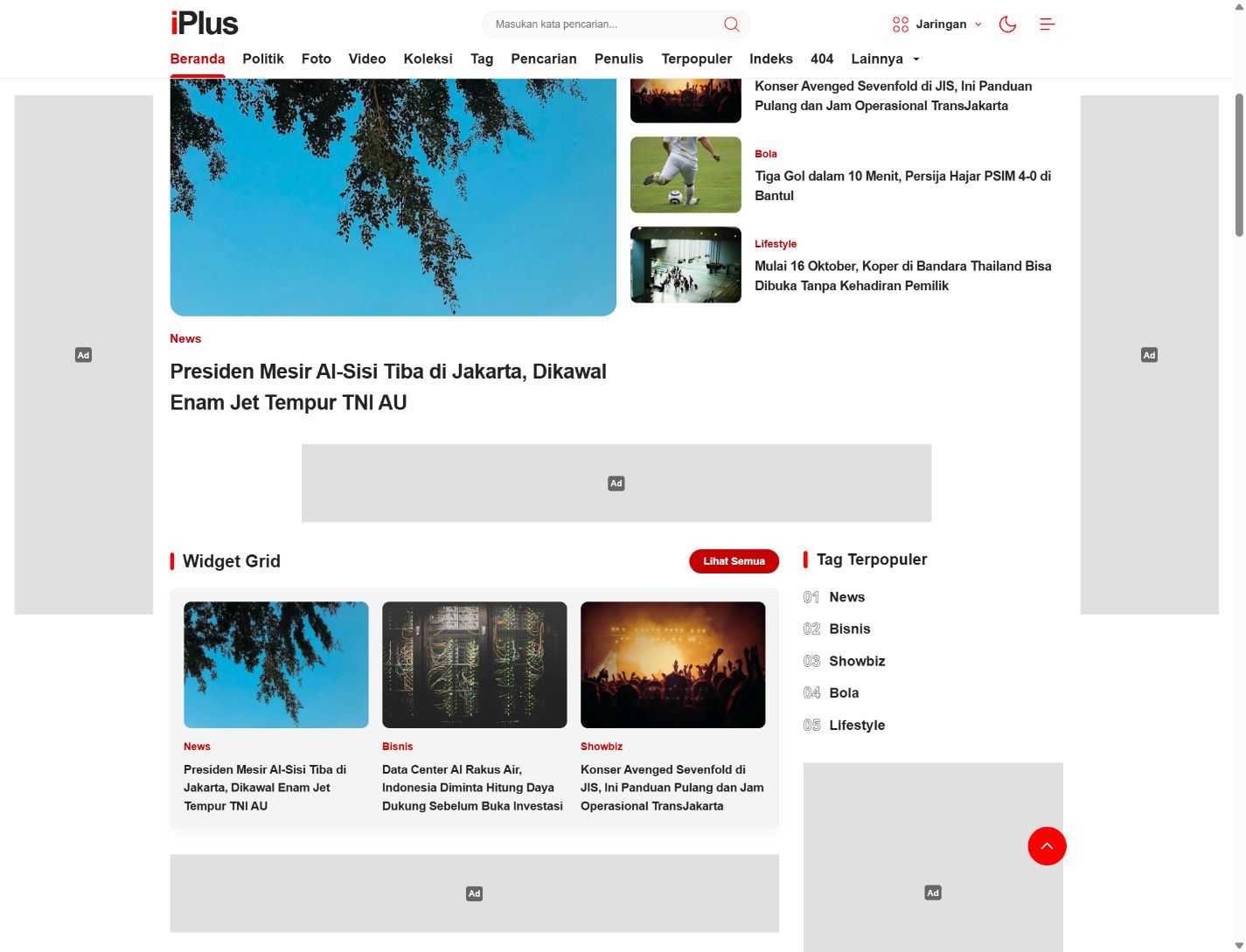 Preview iPlus: header, headline, blok berita dan iklan sisi pada desktop